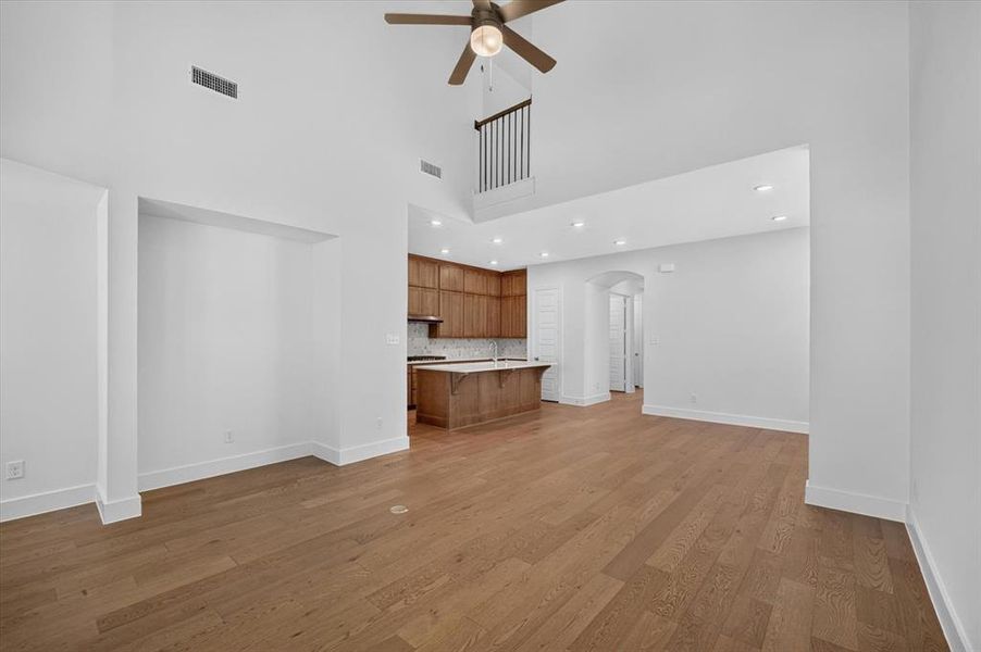 Spacious, unfurnished interior of a new home in Sandbrock Ranch, Aubrey (Image 24). Spacious, unfurnished interior of a new home in Sandbrock Ranch, Aubrey (Image 24).