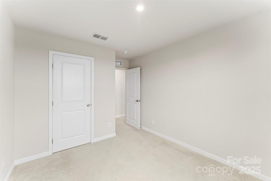 Spacious, unfurnished interior of a new home in Bear Park, Hickory (Image 19).