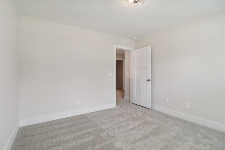 Representative unfurnished interior of a home built from the Sonoma II by Great Southern Homes in Edwards Ridge, Central (Image 35).