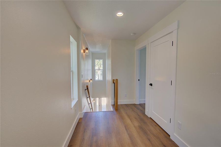 Spacious, unfurnished interior of a new home in , Mount Dora (Image 26).