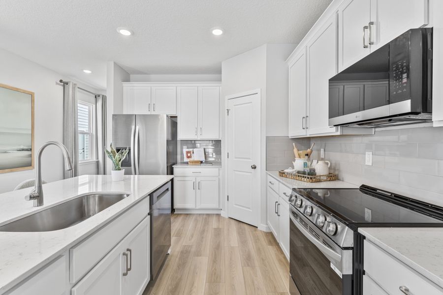 Laurel II Floor Plan Chef's Kitchen with LG Appliances at The Preserve at Camden Woods
