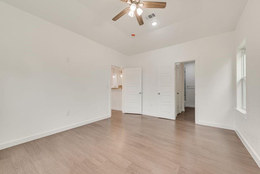 Spacious, unfurnished interior of a new home in , Dallas (Image 19). Spacious, unfurnished interior of a new home in , Dallas (Image 19).