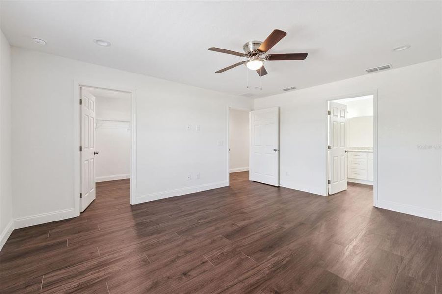 Spacious, unfurnished interior of a new home in , Lakeland (Image 36).