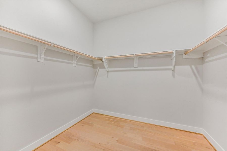 Spacious, unfurnished interior of a new home in , Houston (Image 43).