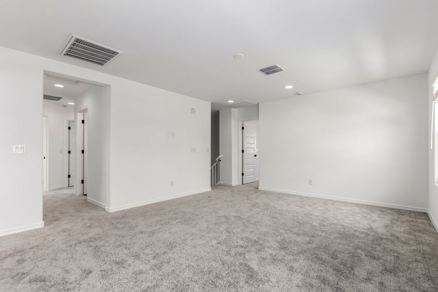 Representative unfurnished interior of a home built from the Winsor by Taylor Morrison in Allen Ranches Discovery Collection, Litchfield Park (Image 17).