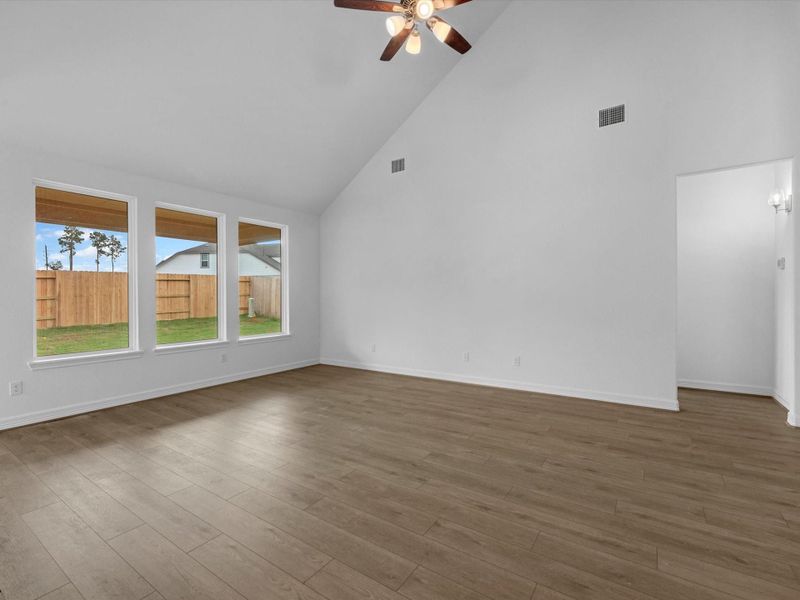 Spacious, unfurnished interior of a new home in Spring Creek Trails, Magnolia (Image 20). Spacious, unfurnished interior of a new home in Spring Creek Trails, Magnolia (Image 20).