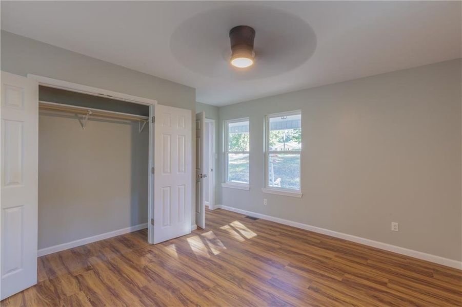 Spacious, unfurnished interior of a new home in , Menlo (Image 24).