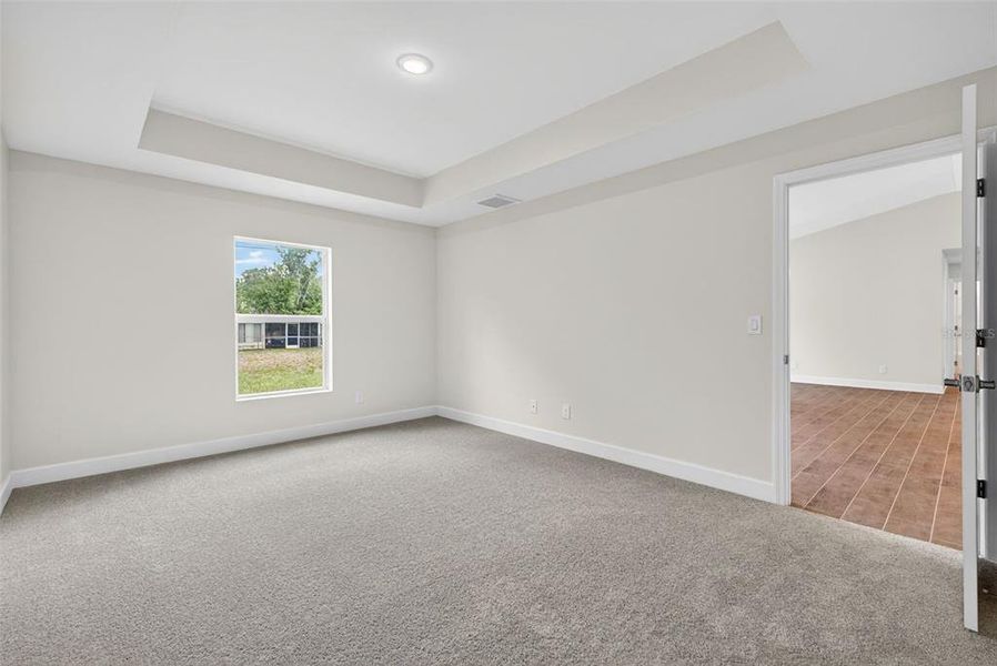 Spacious, unfurnished interior of a new home in , Port Charlotte (Image 13).