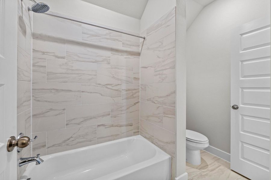 Furnished interior view inside a new home in Parmer Ranch, Georgetown (Image 16).