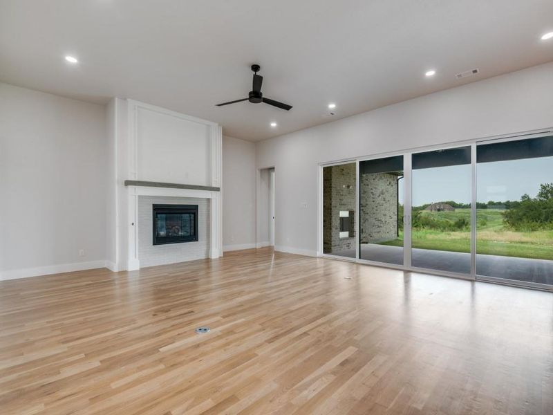 Spacious, unfurnished interior of a new home in , Mesquite (Image 22).