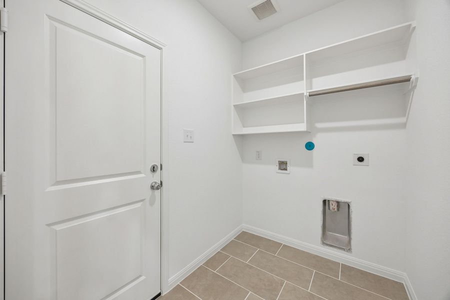 Spacious, unfurnished interior of a new home in Riviera Pines, Huffman (Image 18). Spacious, unfurnished interior of a new home in Riviera Pines, Huffman (Image 18).