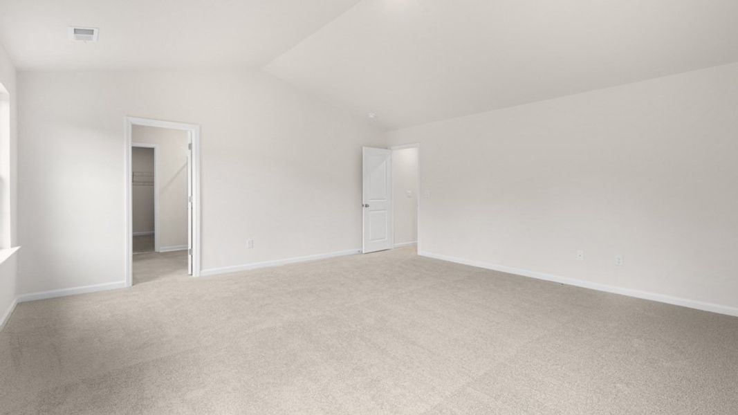 Spacious, unfurnished interior of a new home in Cambridge Park, Mebane (Image 15).