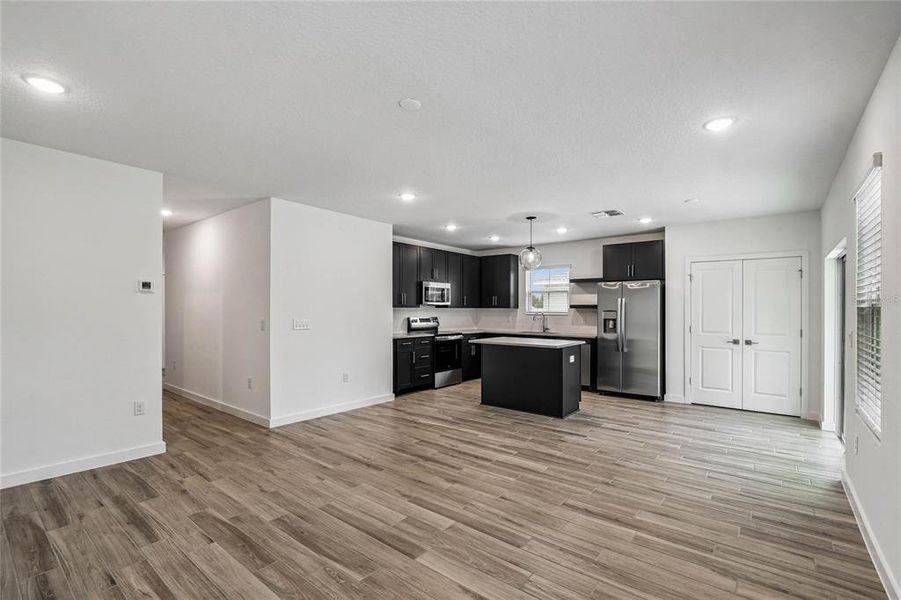 Spacious, unfurnished interior of a new home in , Citrus Springs (Image 18).