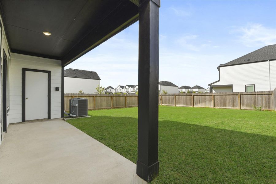 Exterior details and patio area of a home in City Gate North, Houston (Image 3).