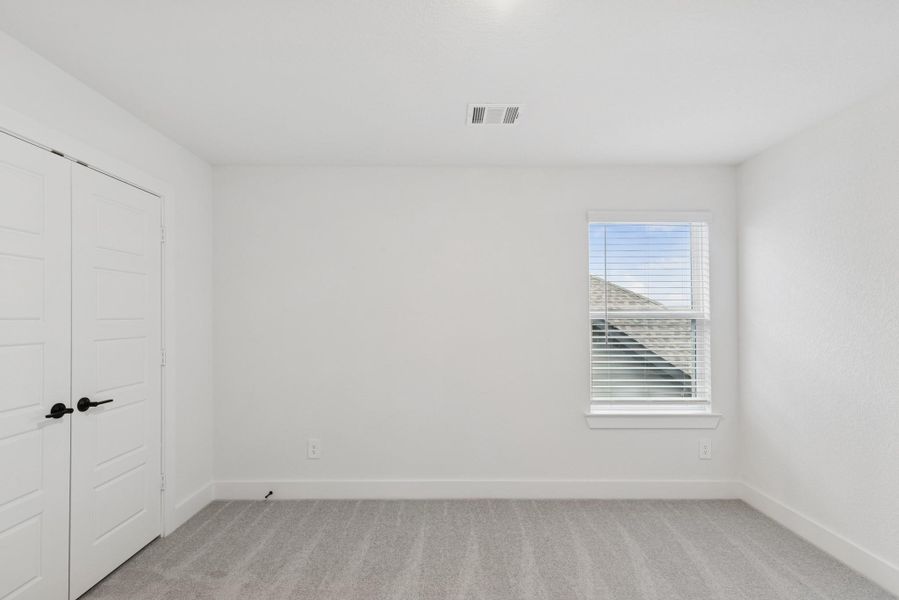 Spacious, unfurnished interior of a new home in Sorella, Tomball (Image 19).