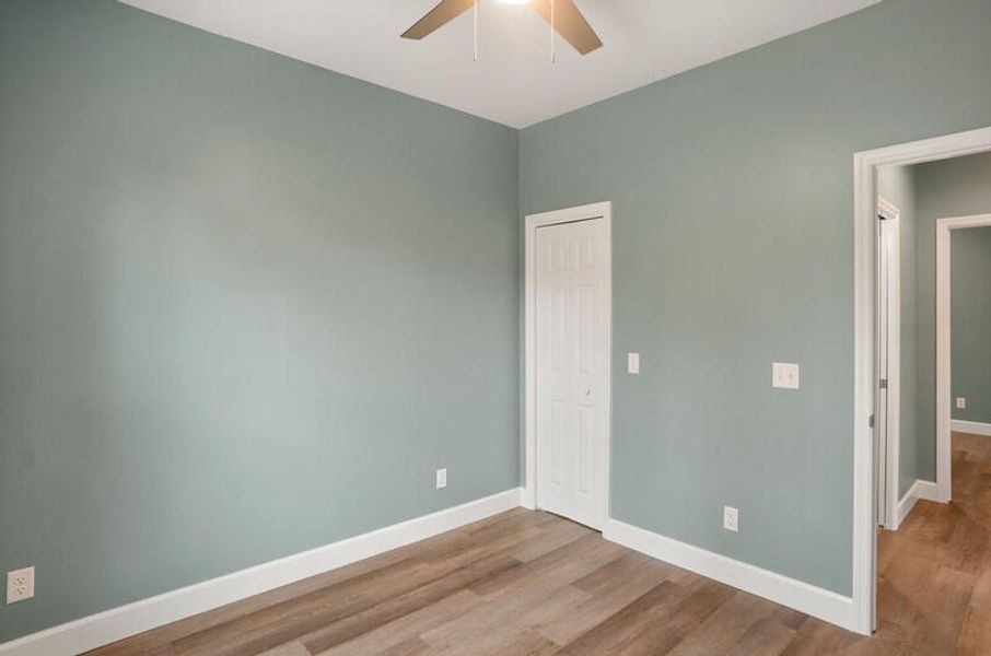 Spacious, unfurnished interior of a new home in , Seabrook (Image 21).
