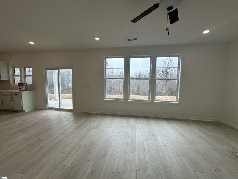 Spacious, unfurnished interior of a new home in Shiloh Trail, Wellford (Image 22).