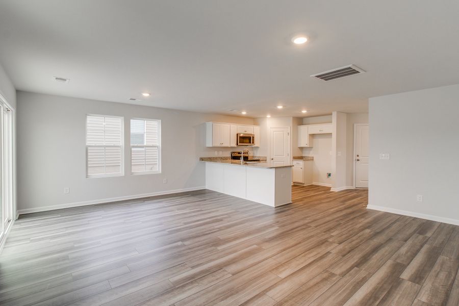Spacious, unfurnished interior of a new home in Bluefield, Lexington (Image 18). Spacious, unfurnished interior of a new home in Bluefield, Lexington (Image 18).