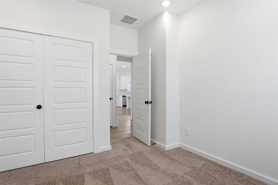 Spacious, unfurnished interior of a new home in Foxtail Palms, Manvel (Image 29).