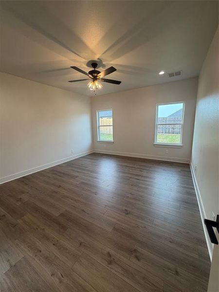 Spacious, unfurnished interior of a new home in , Abilene (Image 19).