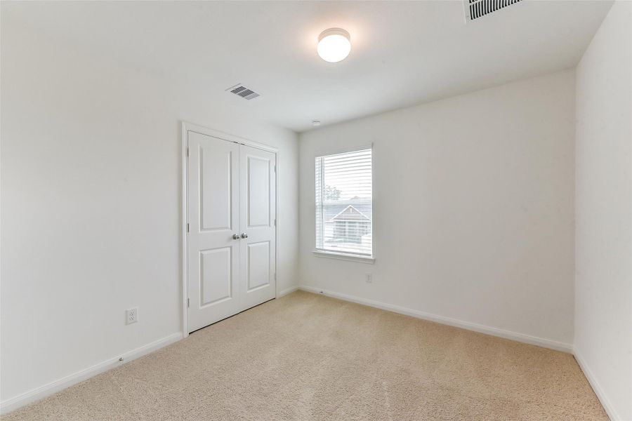 Spacious, unfurnished interior of a new home in King Oaks Village, Baytown (Image 28).