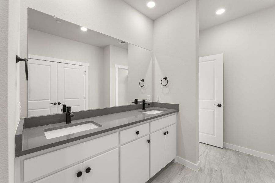 Furnished interior view inside a new home in Ten Mile Creek, Celina (Image 11).