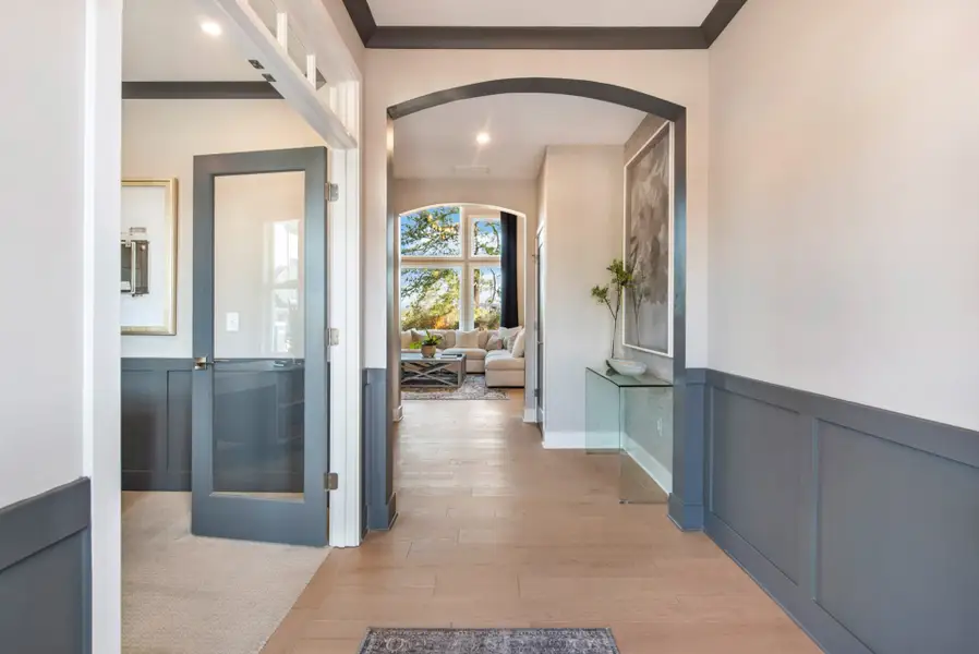 Representative furnished interior of a home built from the Grandin by Fischer Homes in Twin Lakes, Hoschton (Image 4).