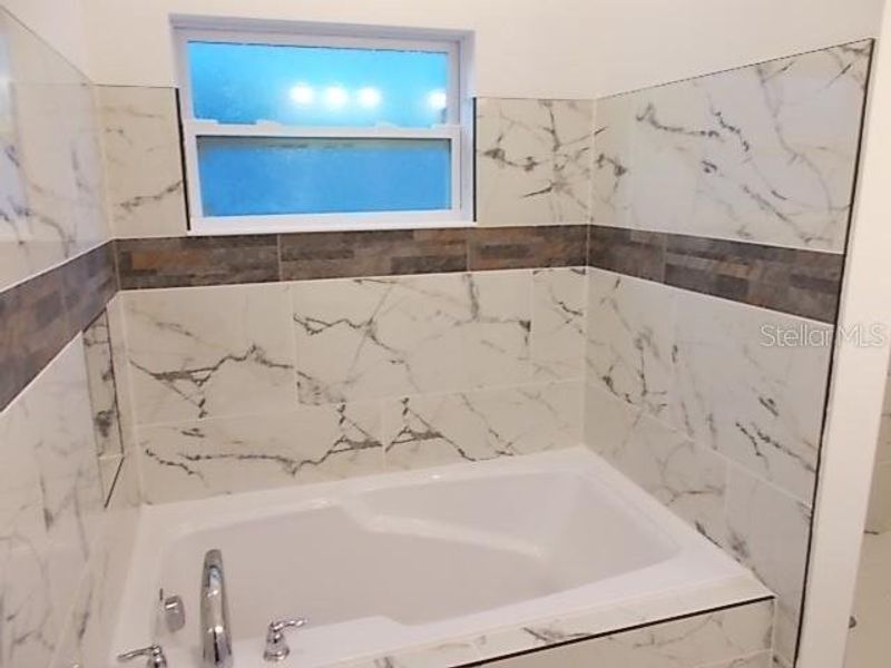 Close-up of interior finishes inside a home in , Daytona Beach (Image 15).