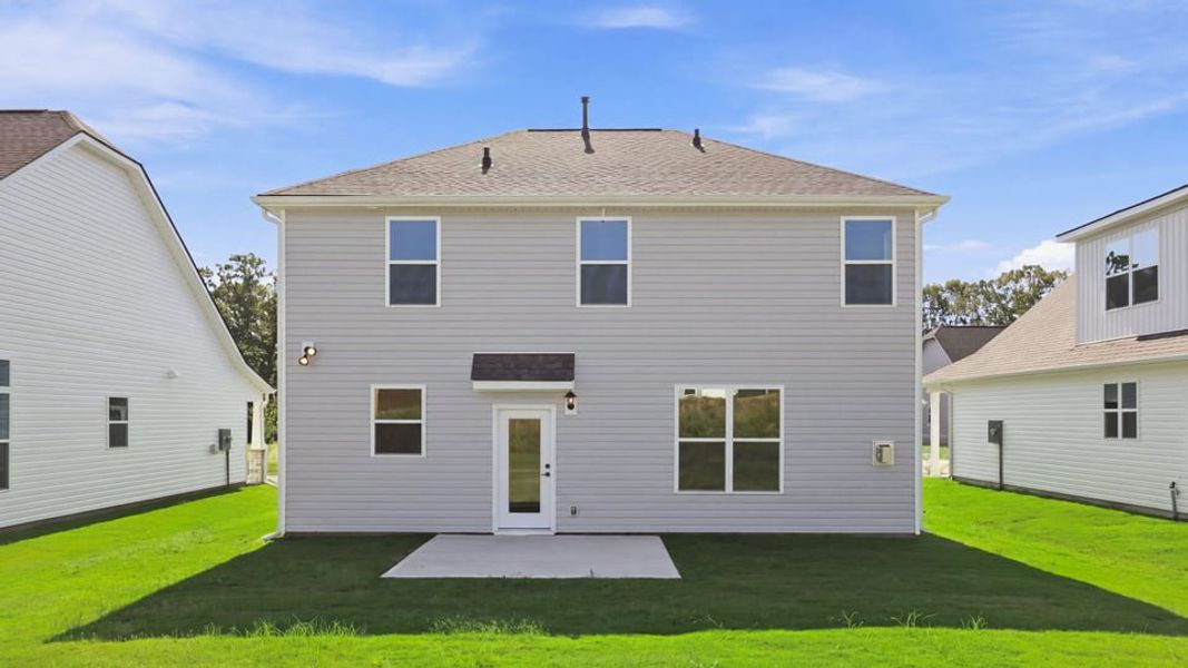 Exterior details and patio area of a home in Shadowood, Seneca (Image 3).