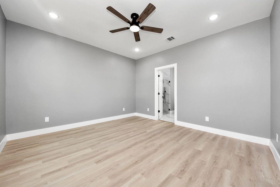 Spacious, unfurnished interior of a new home in , Conroe (Image 18). Spacious, unfurnished interior of a new home in , Conroe (Image 18).