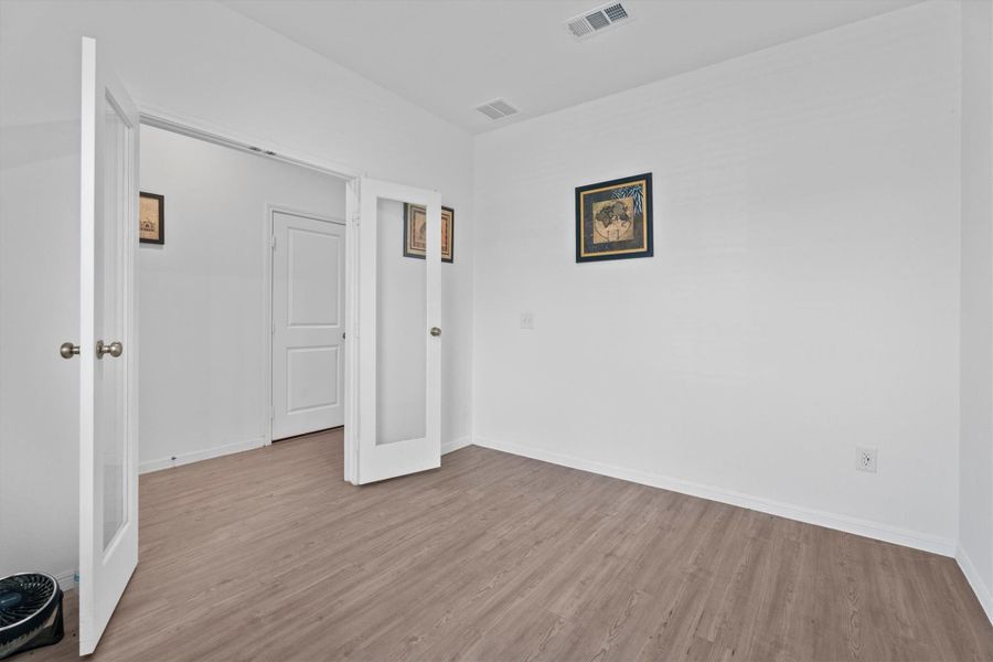 Spacious, unfurnished interior of a new home in , Crosby (Image 25).
