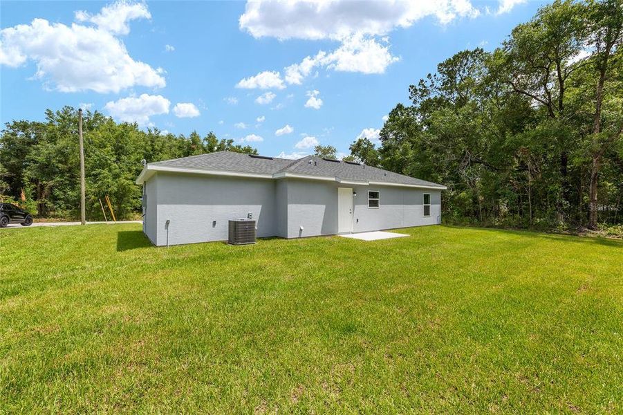Exterior details and patio area of a home in , Ocala (Image 20).