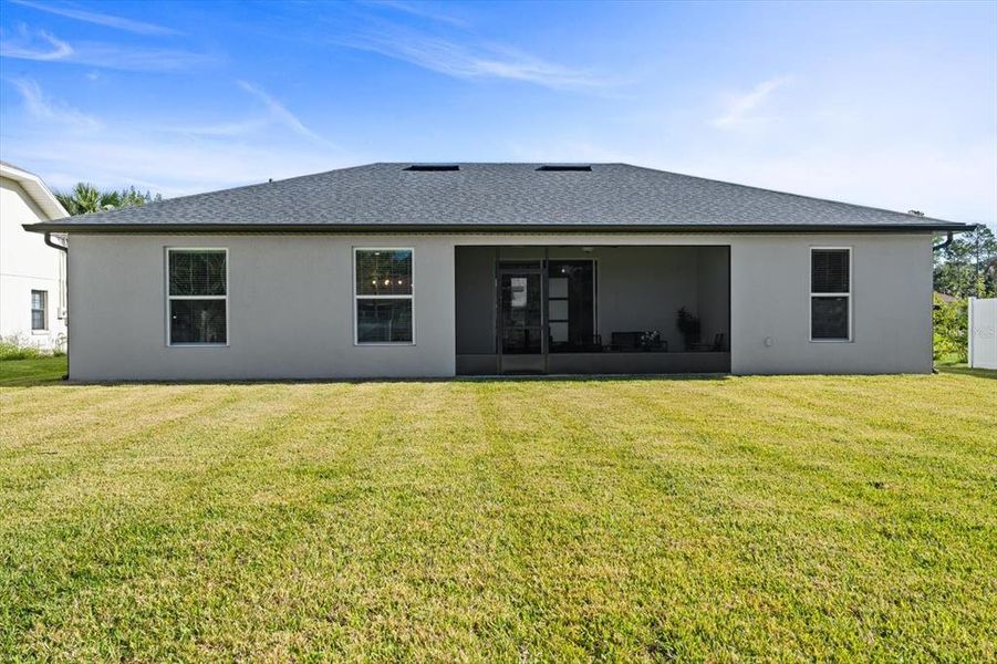 Exterior details and patio area of a home in , Palm Coast (Image 4).