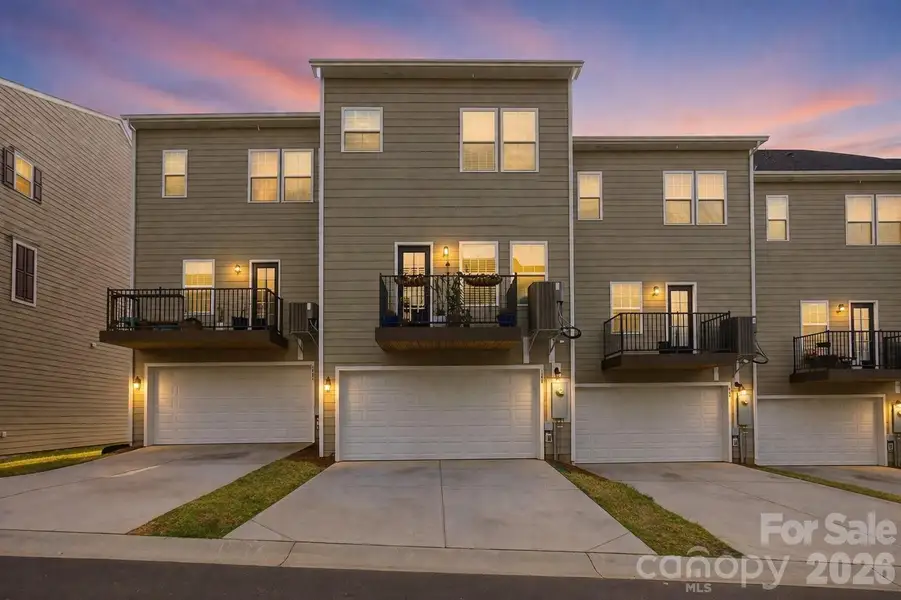Image 33 of a home in Stone Creek Townhomes.