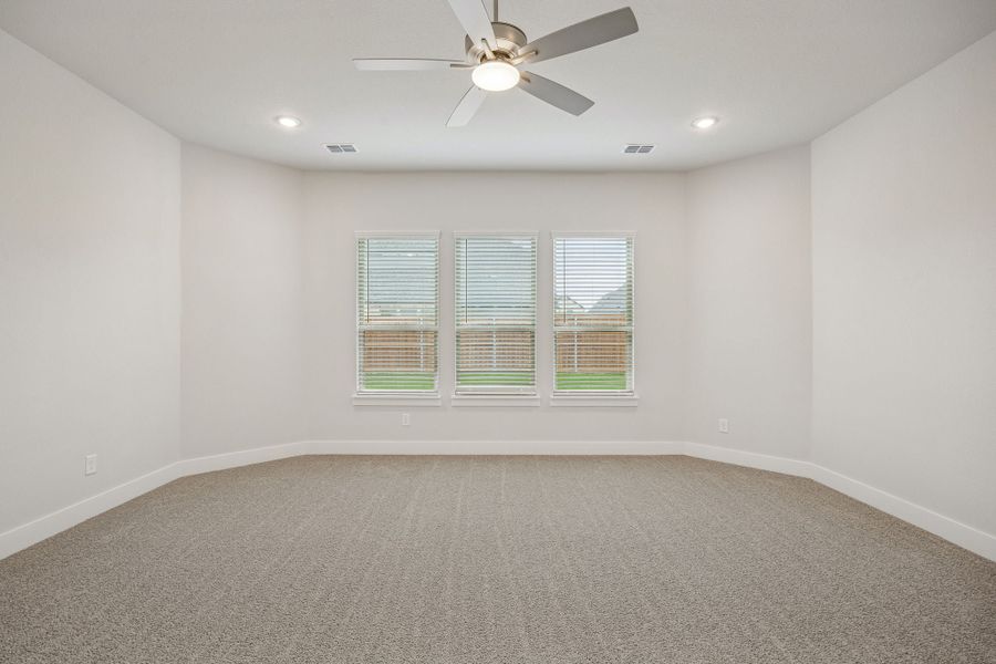 Spacious, unfurnished interior of a new home in Dove Hollow, Waxahachie (Image 19). Spacious, unfurnished interior of a new home in Dove Hollow, Waxahachie (Image 19).