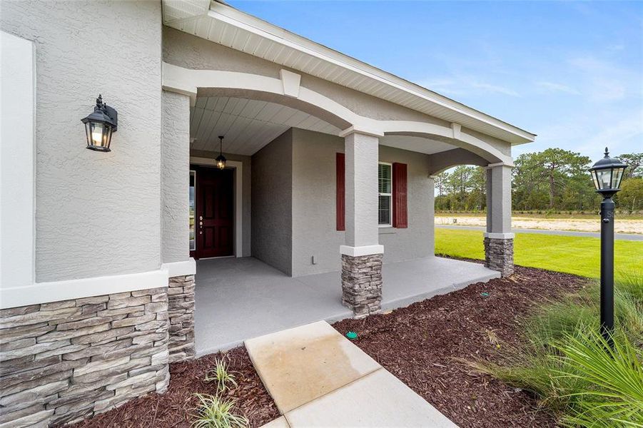 Exterior details and patio area of a home in , Ocala (Image 21).