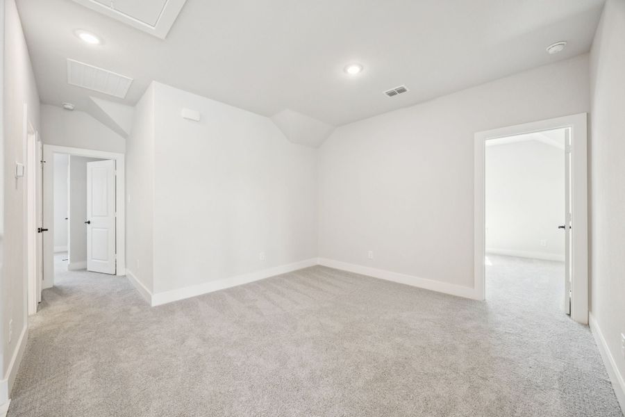 Spacious, unfurnished interior of a new home in Painted Tree Lakeside, McKinney (Image 30).