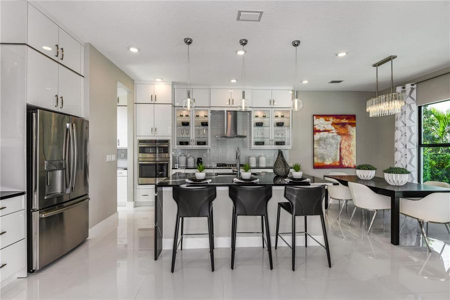 Furnished interior view inside a new home in Cresswind Lakewood Ranch, Lakewood Ranch (Image 19). Furnished interior view inside a new home in Cresswind Lakewood Ranch, Lakewood Ranch (Image 19).