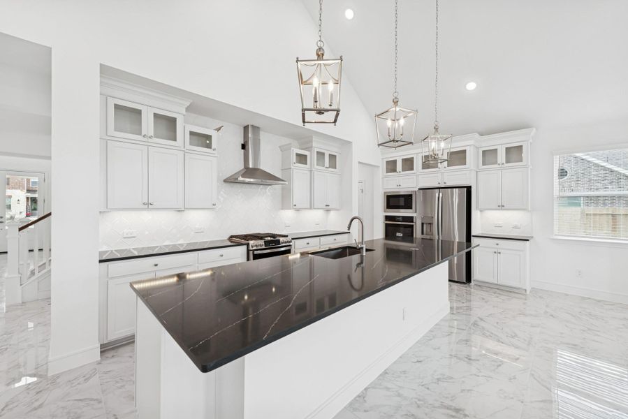 Furnished interior view inside a new home in St. Augustine Meadows, Mont Belvieu (Image 10).