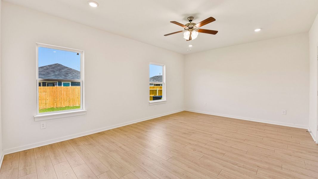 Spacious, unfurnished interior of a new home in Monarch Ranch, Manor (Image 29).