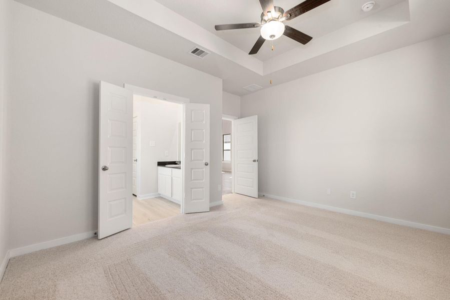 Spacious, unfurnished interior of a new home in Lexington Heights, Willis (Image 35).
