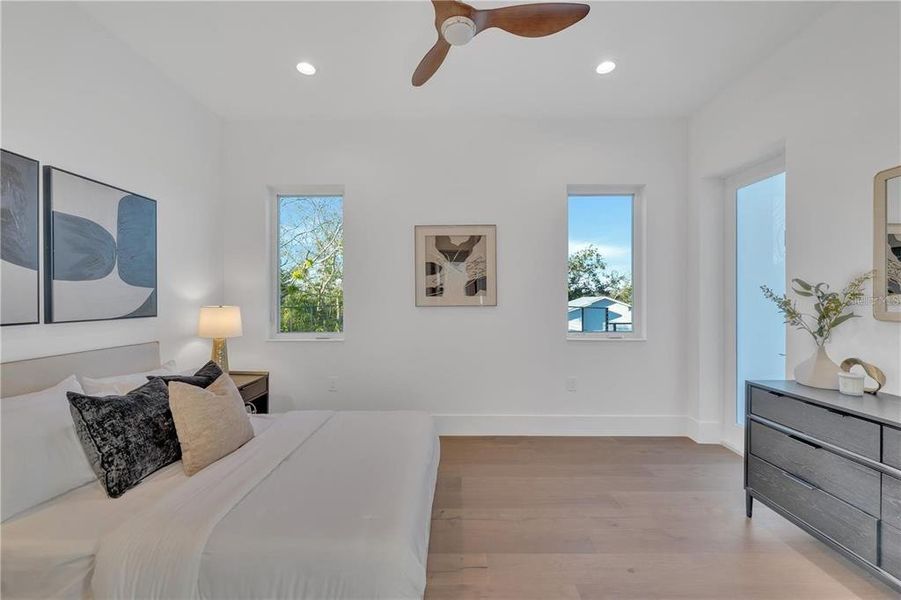 Furnished interior view inside a new home in , Sarasota (Image 47).