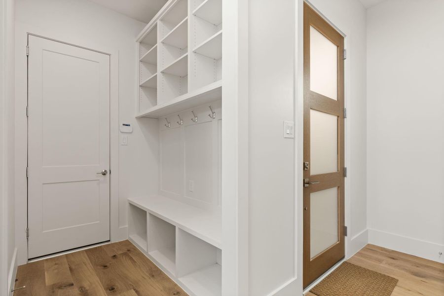 Spacious, unfurnished interior of a new home in , Houston (Image 10).