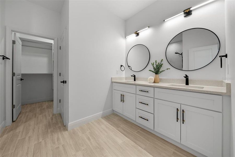 Furnished interior view inside a new home in , Orlando (Image 27).