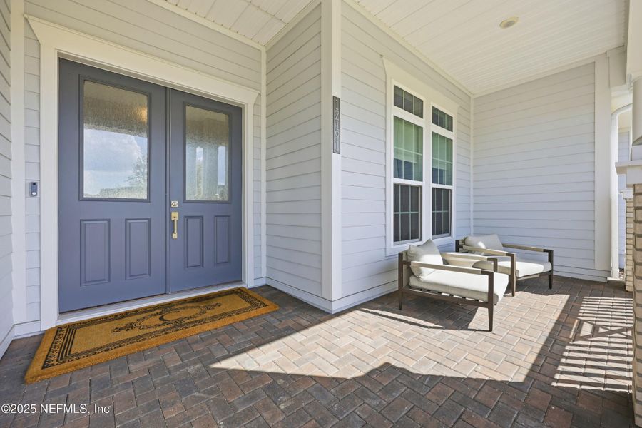 Exterior details and patio area of a home in , Jacksonville (Image 25).