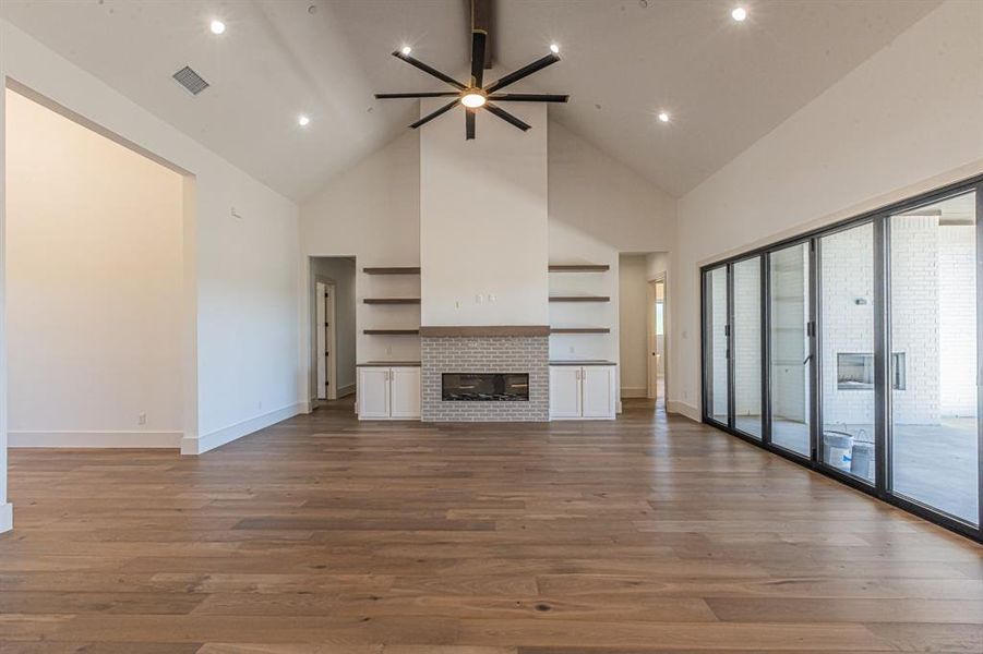 Spacious, unfurnished interior of a new home in , Northlake (Image 21).