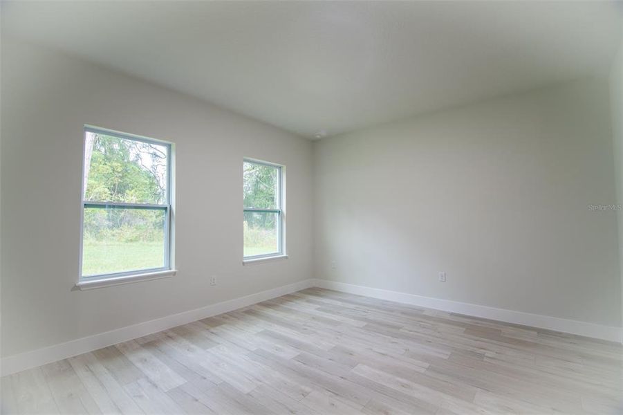 Spacious, unfurnished interior of a new home in , Ocala (Image 16).