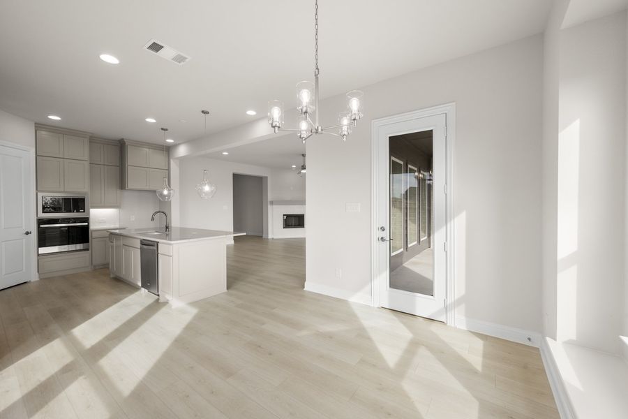 Spacious, unfurnished interior of a new home in Hayes Crossing, Midlothian (Image 20).