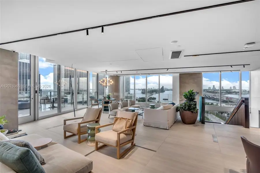 Community amenities in , Miami (Image 43).