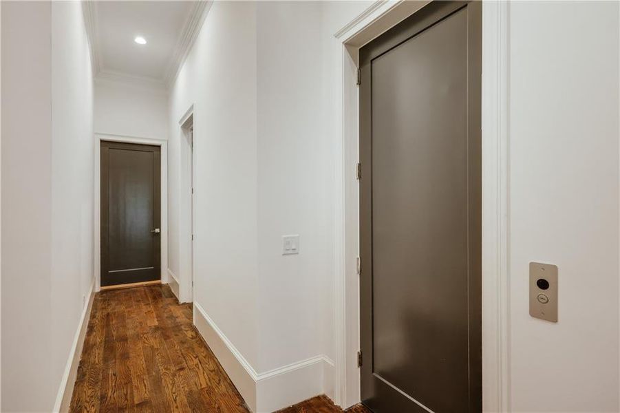 Spacious, unfurnished interior of a new home in , Athens (Image 29).